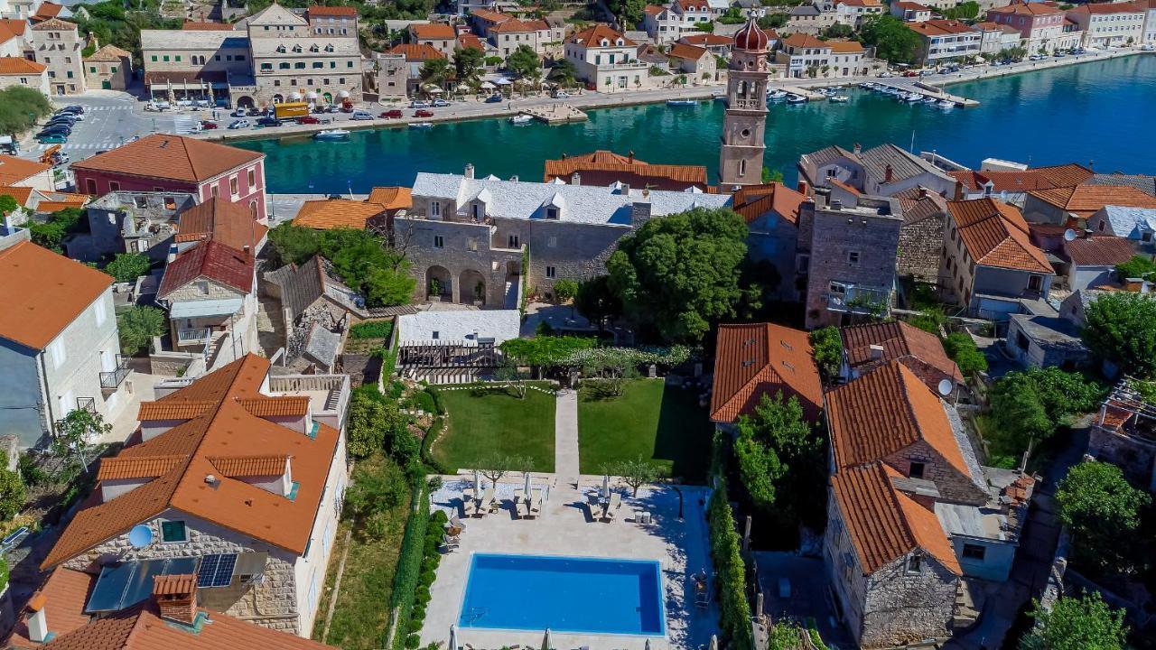Puteus Palace Heritage Hotel Pucisca Extérieur photo