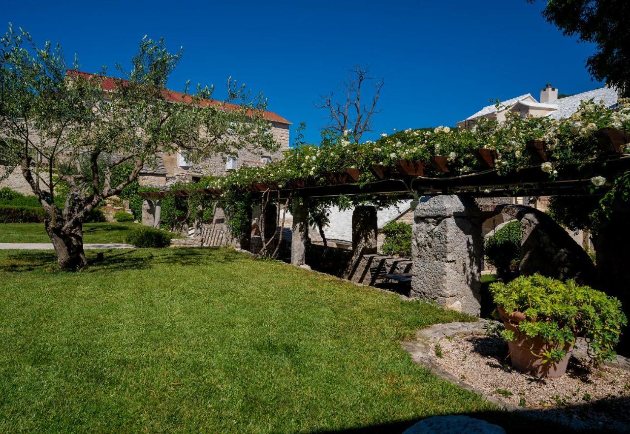 Puteus Palace Heritage Hotel Pucisca Extérieur photo