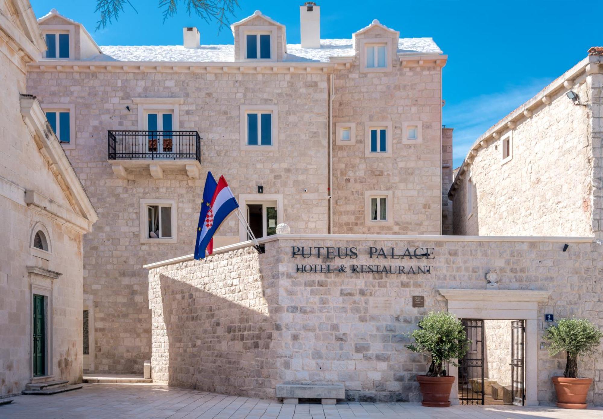 Puteus Palace Heritage Hotel Pucisca Extérieur photo